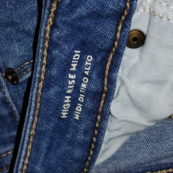 Universal Thread - Picture 2 of 4